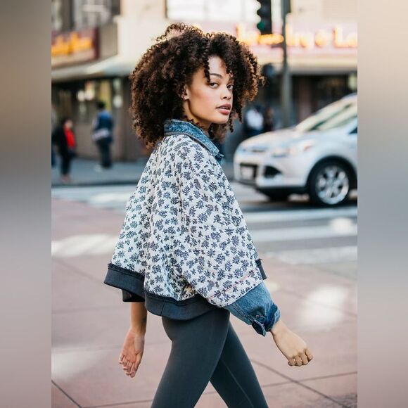 Bobbie Wren Free People Floral Denim Cotton Cropped Jacket Selina Gomes worned - Picture 8 of 11